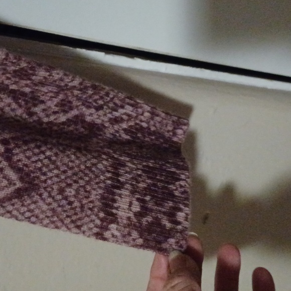 360 Cashmere, Plum Snake Skin Print Crew Neck Sweater. SZ. L - Picture 3 of 5